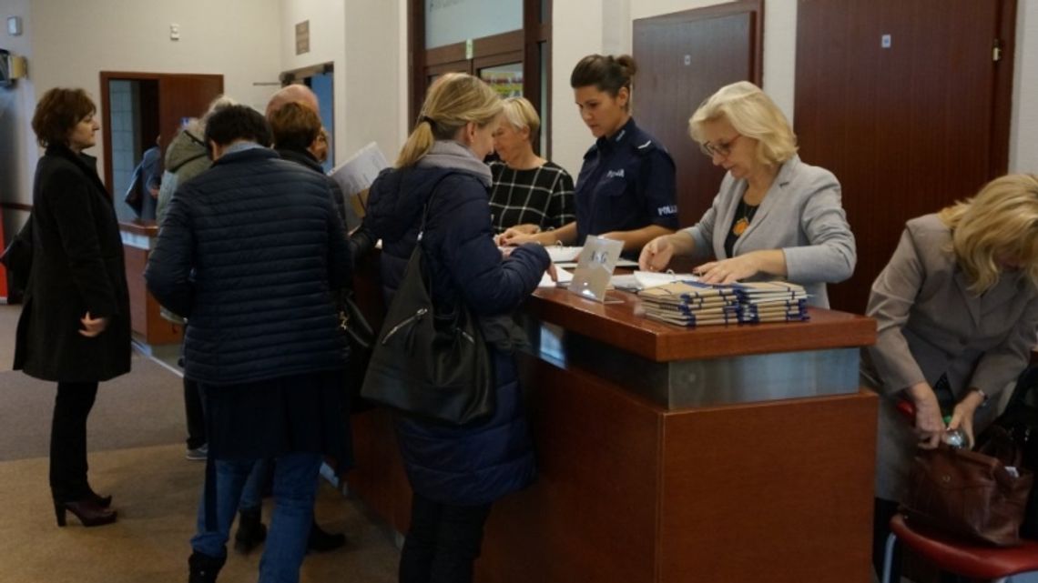 Od stereotypu do mowy nienawiści Od stereotypu do mowy nienawiści