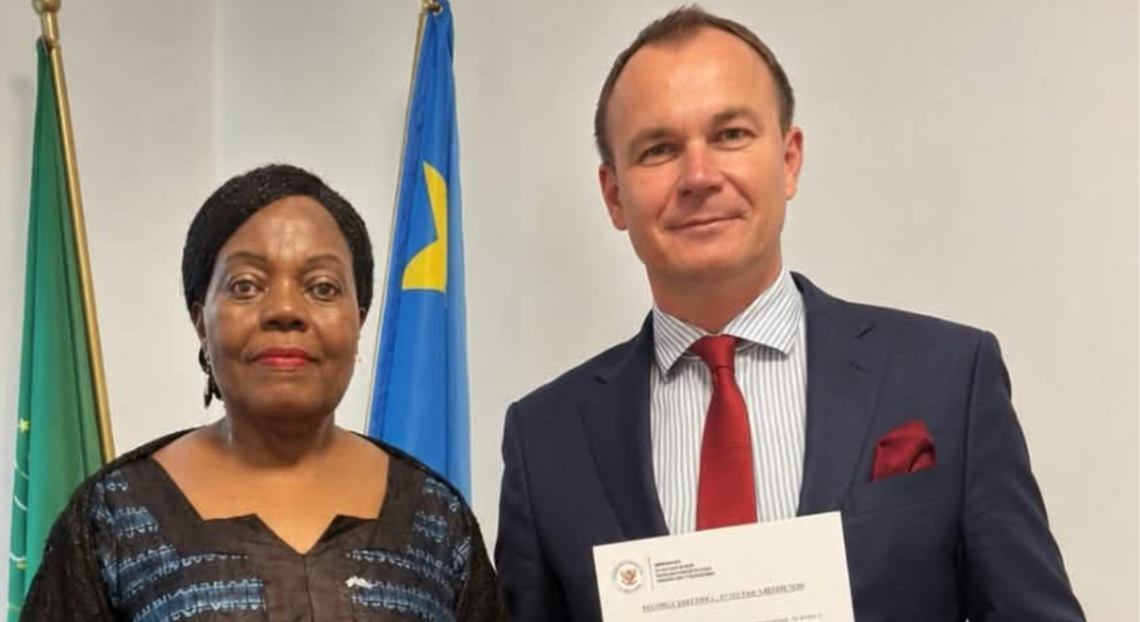 Od Świętochłowic do międzynarodowej dyplomacji? Dawid Kostempski z nominacją w Ambasadzie Demokratycznej Republiki Konga Od Świętochłowic do międzynarodowej dyplomacji? Dawid Kostempski z nominacją w Ambasadzie Demokratycznej Republiki Konga