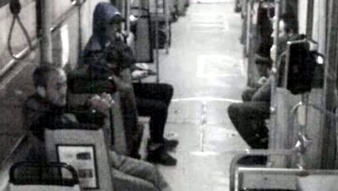 Okradli pasażera tramwaju. Czy ktoś ich rozpoznaje?