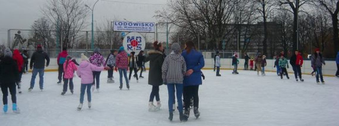 Orkiestra zagra na lodowisku