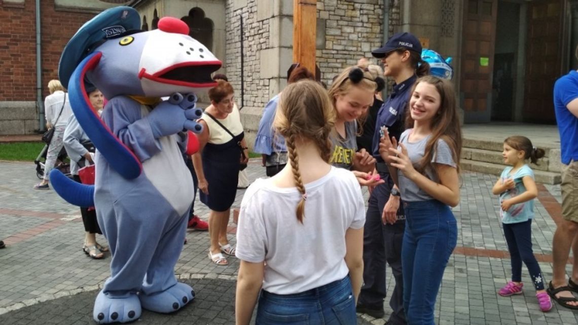 Parafialny festyn z policją [ZDJĘCIA]