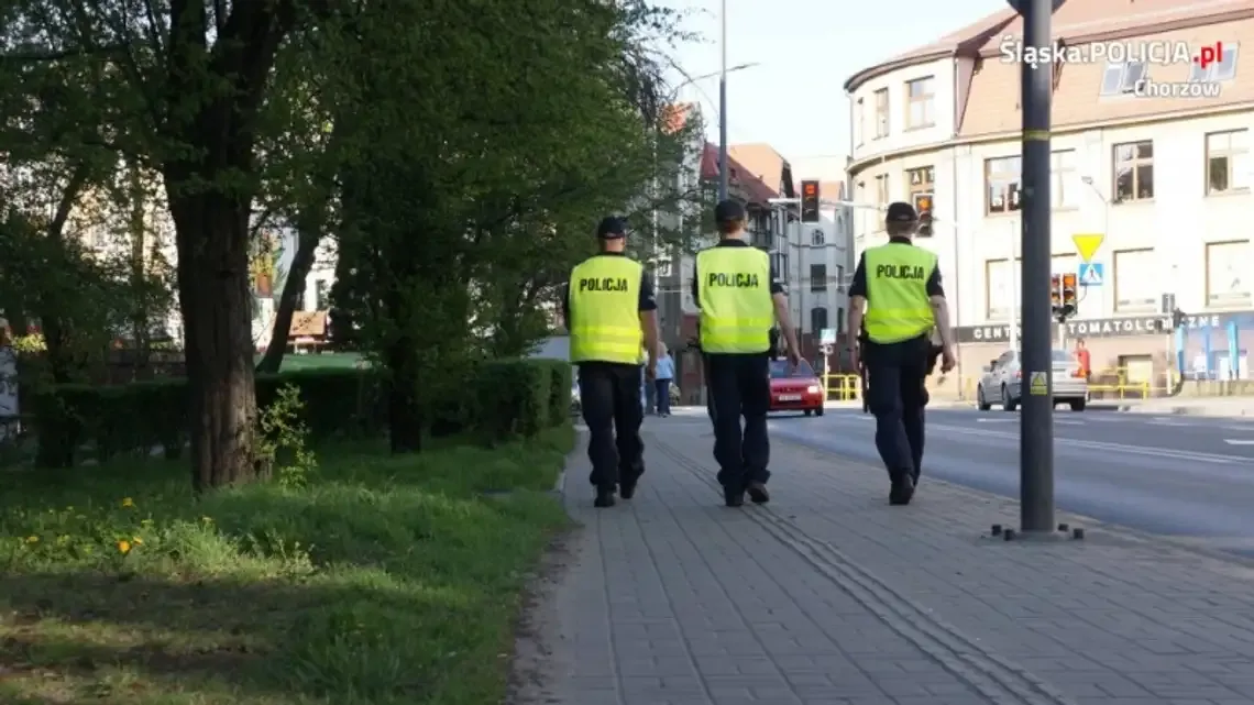 Patrol policji w Chorzowie – zdjęcie archiwalne, ilustracyjne