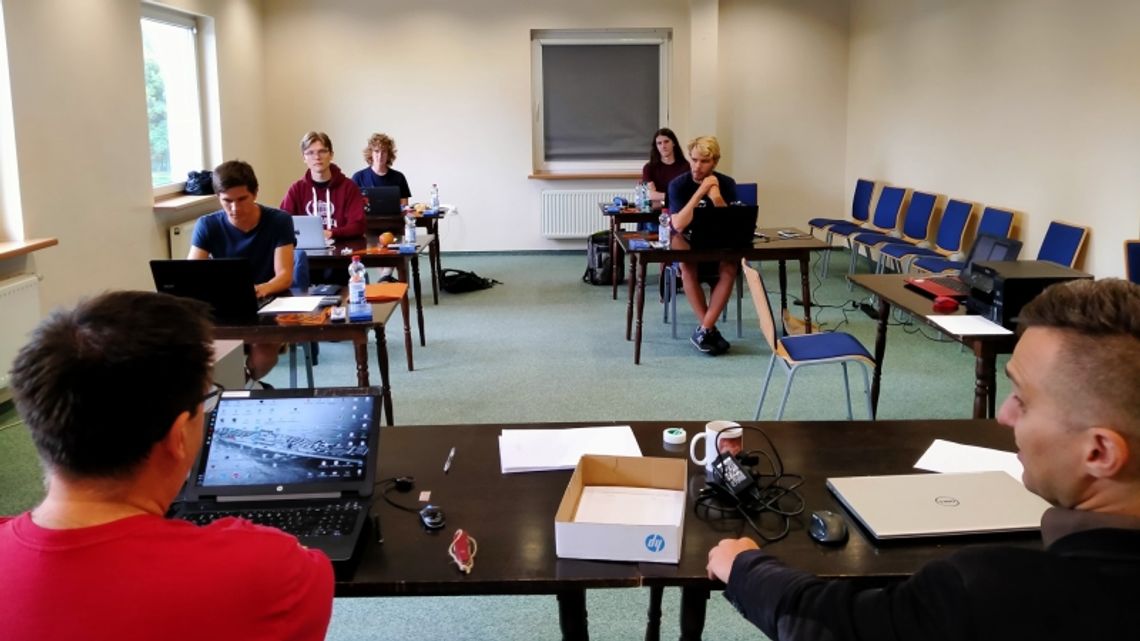 Pierwsze e-zawody z Astronomii i Astrofizyki w historii Pierwsze e-zawody z Astronomii i Astrofizyki w historii