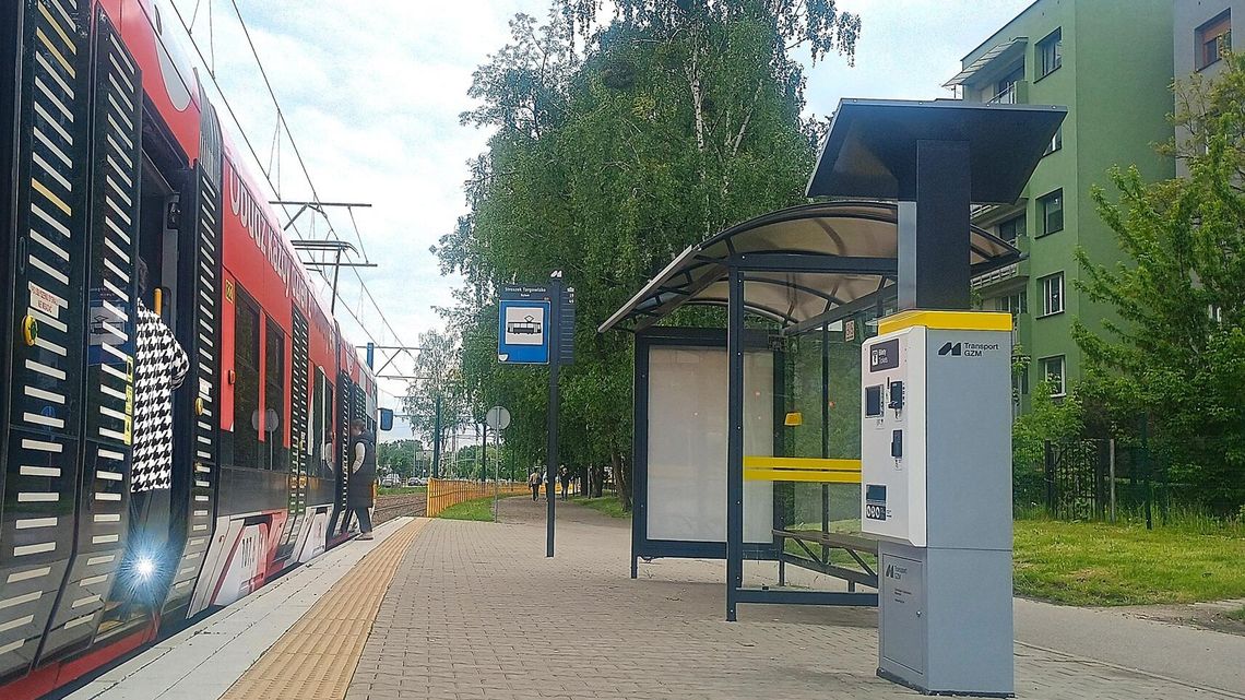 Pierwsze solarne automaty włączone do systemu Transport GZM