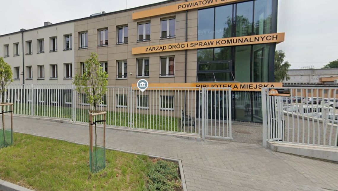 Pilne! Alarm bombowy w Urzędzie Pracy w Świętochłowicach. Służby ewakuują ludzi!