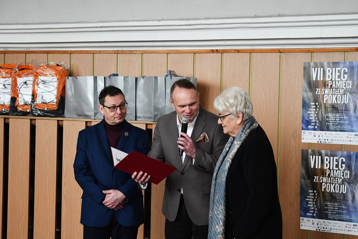 Pobiegli już po raz siódmy! W chorzowskim technikum odbyła się konferencja poświęcona ofiarom "marszu śmierci"