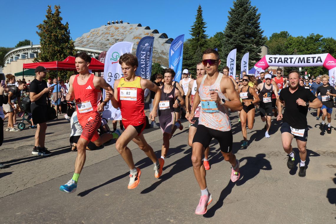 Ponad 500 biegaczy wsparło szczytny cel! Czerwiński królem Ulicznej Mili i Parkowej Piątki