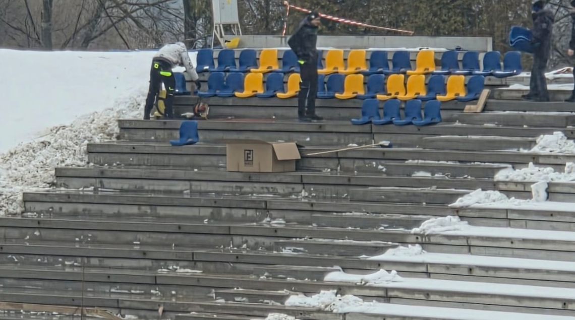Powrót żużla coraz bliżej. Na stadionie w Świętochłowicach rozpoczął się montaż krzesełek! Powrót żużla coraz bliżej. Na stadionie w Świętochłowicach rozpoczął się montaż krzesełek!