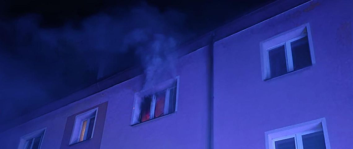 Pożar mieszkania przy ul. Drzymały w Świętochłowicach. Jedna osoba trafiła do szpitala Pożar mieszkania przy ul. Drzymały w Świętochłowicach. Jedna osoba trafiła do szpitala