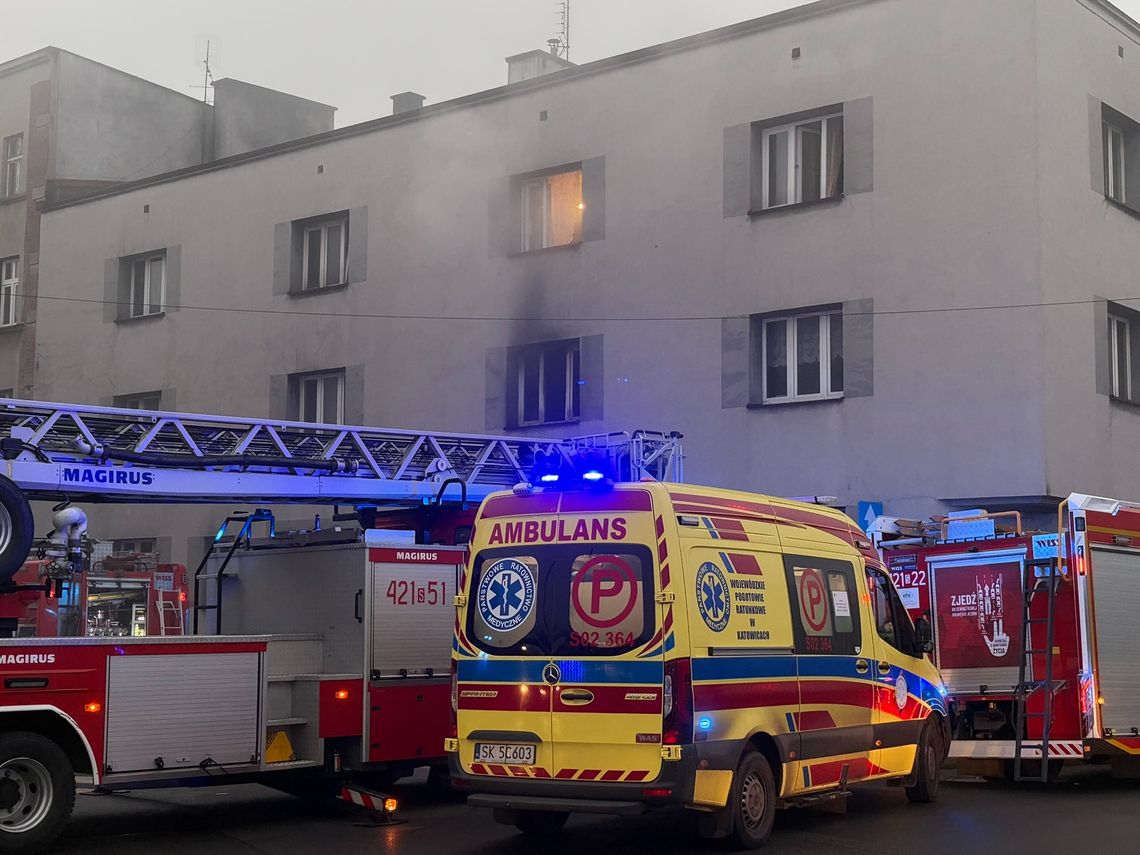 Pożar w kamienicy przy ul. Batorego. Ewakuowano mieszkańców Pożar w kamienicy przy ul. Batorego. Ewakuowano mieszkańców