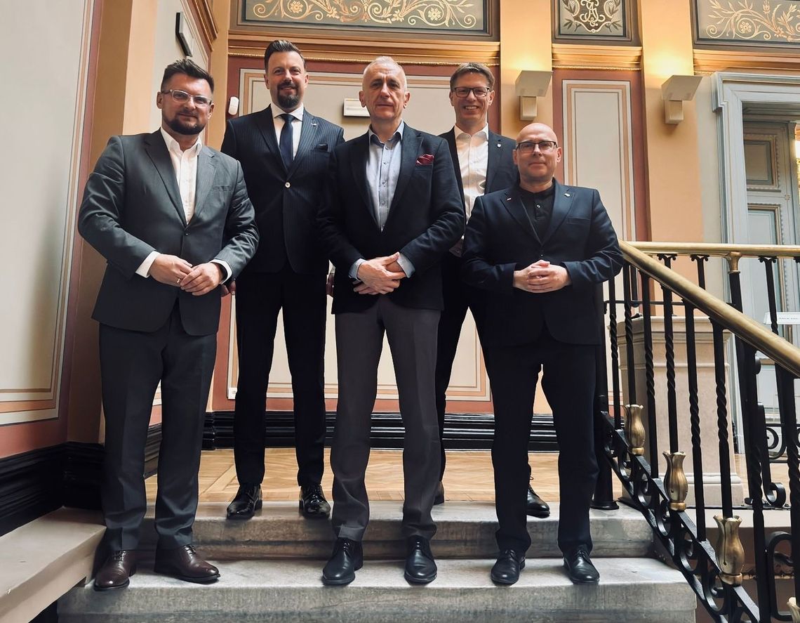 Prezydent Świętochłowic wycofuje się z idei supermiasta. W zamian chce kultywować śląską tradycję Prezydent Świętochłowic wycofuje się z idei supermiasta. W zamian chce kultywować śląską tradycję