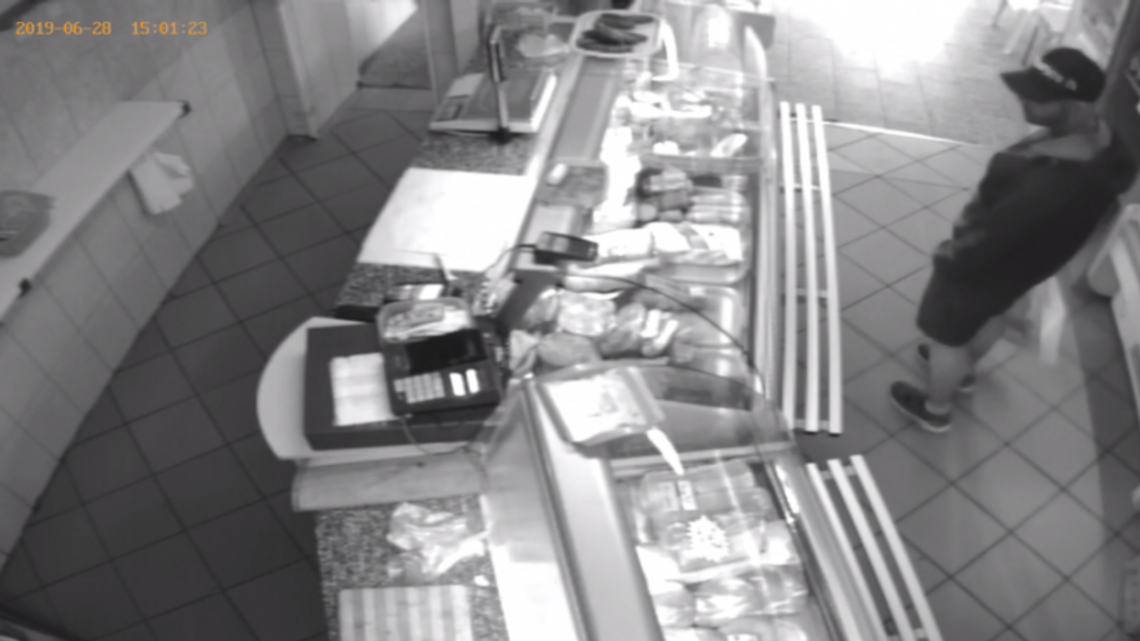 Próbował okraść sklep. Teraz szuka go policja Próbował okraść sklep. Teraz szuka go policja