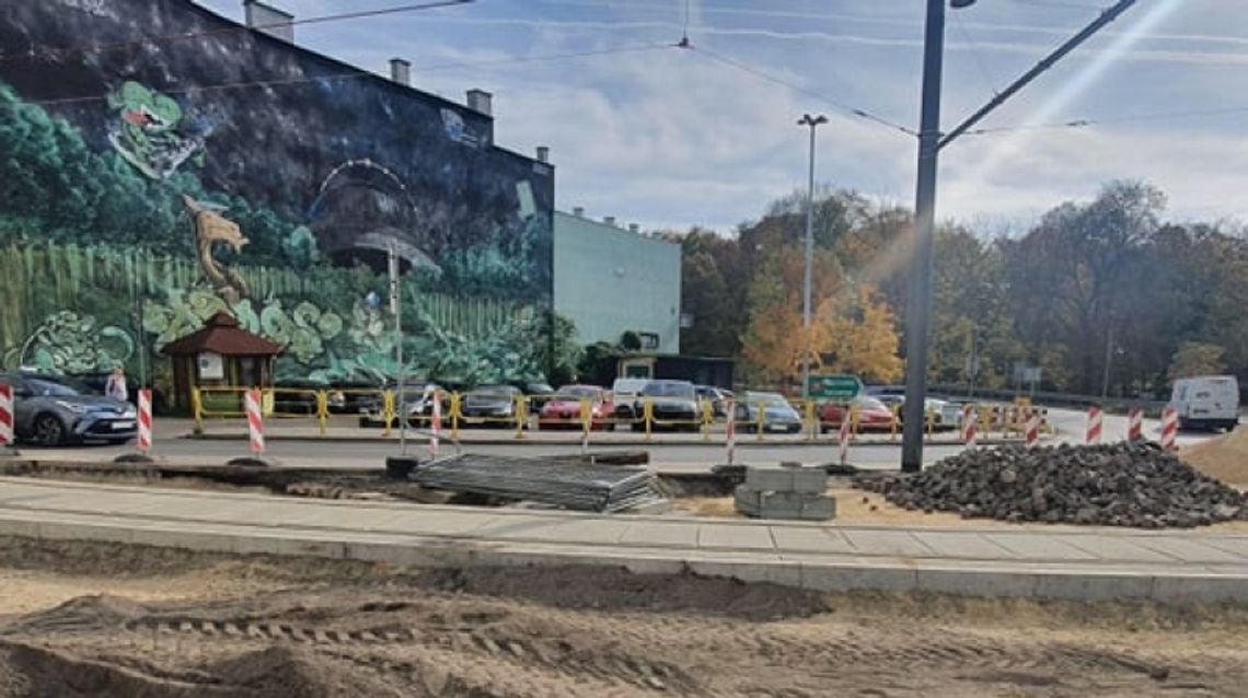 Przebudowa ulicy Powstańców wkracza w kolejny etap