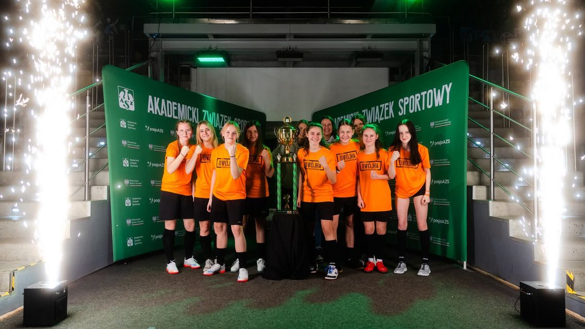 Przedświąteczny sukces uczennic świętochłowickiej "dwójki" Przedświąteczny sukces uczennic świętochłowickiej "dwójki"