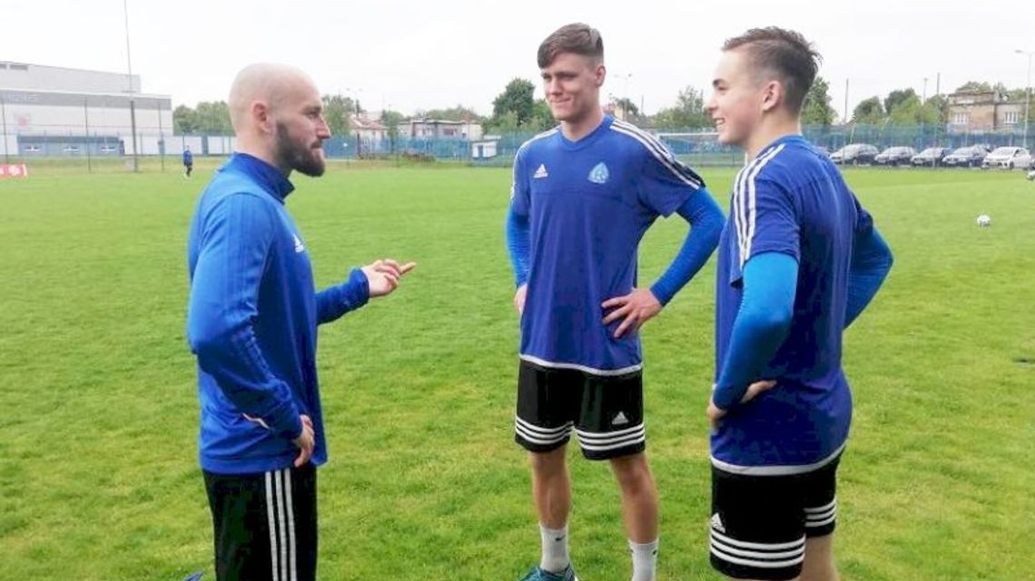 Przejście z wieku juniora do seniora okiem kapitana Niebieskich