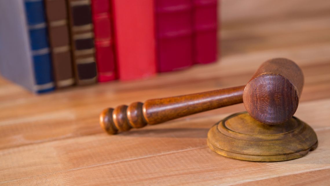 Pseudokibice oskarżeni o kradzieże i handel narkotykami