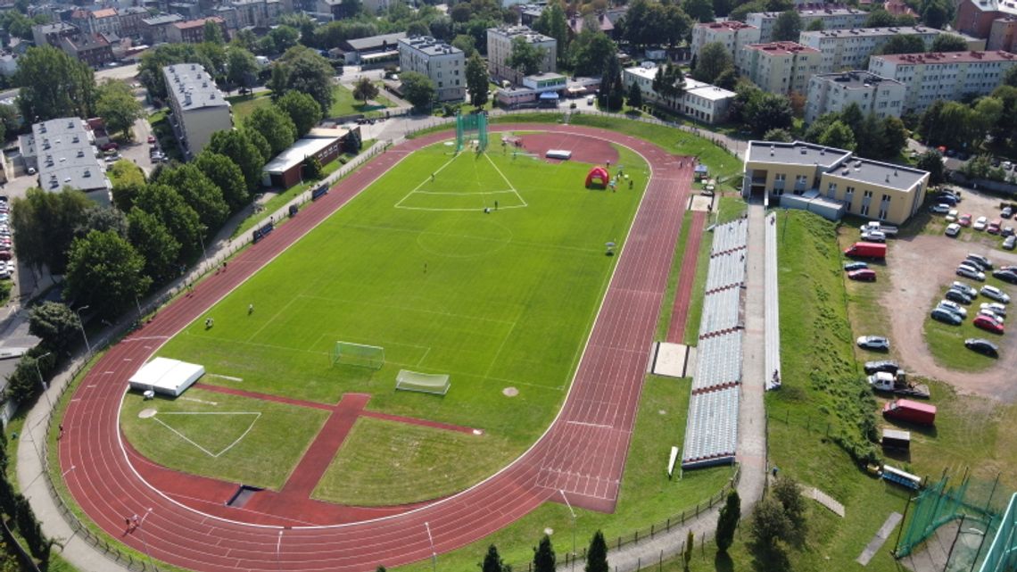 Rezerwy "Niebieskich" w czołówce, dwie drużyny pod nazwą "Wyzwolenie" - chorzowskie drużyny w niższych ligach.