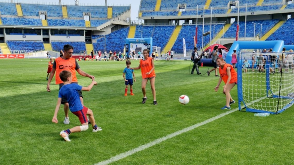 Rodziny zagrały na Śląskim Rodziny zagrały na Śląskim