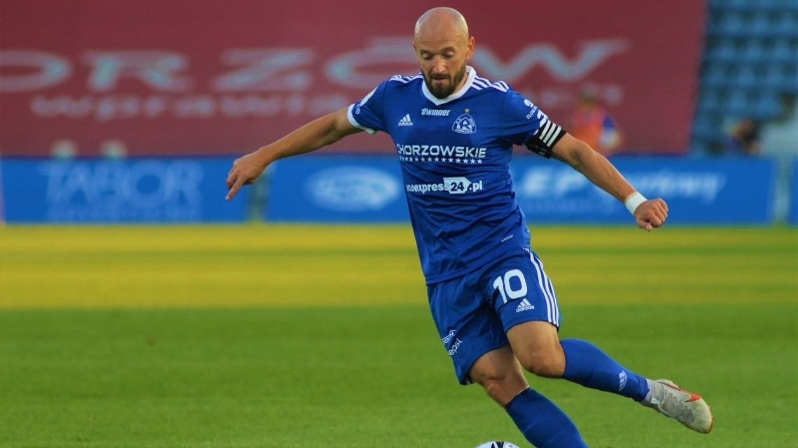 Ruch z trzecim zwycięstwem z rzędu! Niebiescy wygrywają we Wronkach