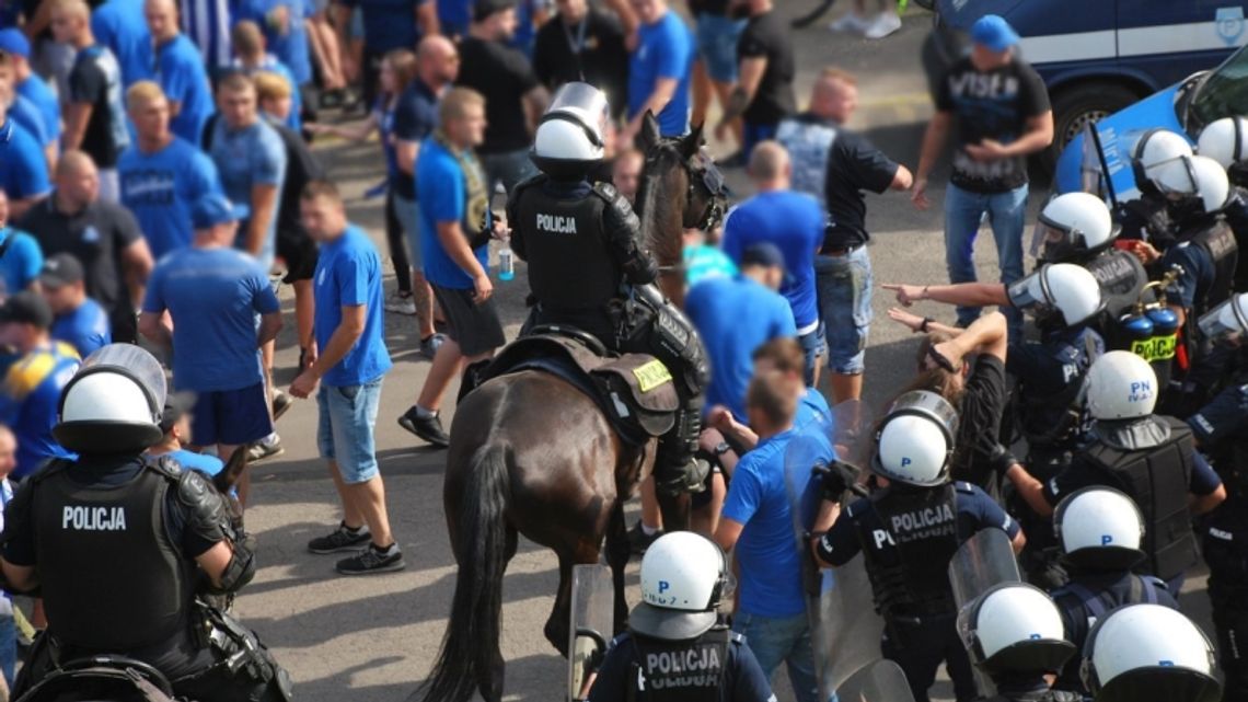 Rudzka policja przerwała zgromadzenie kibiców Ruchu Chorzów