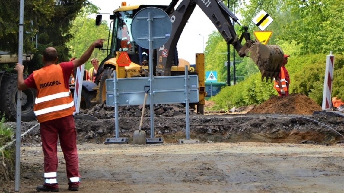 Ruszył drugi etap remontu alei Harcerskiej w Parku Śląskim Ruszył drugi etap remontu alei Harcerskiej w Parku Śląskim