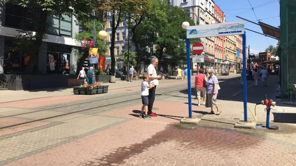 Ruszyły kurtyny wodne Ruszyły kurtyny wodne