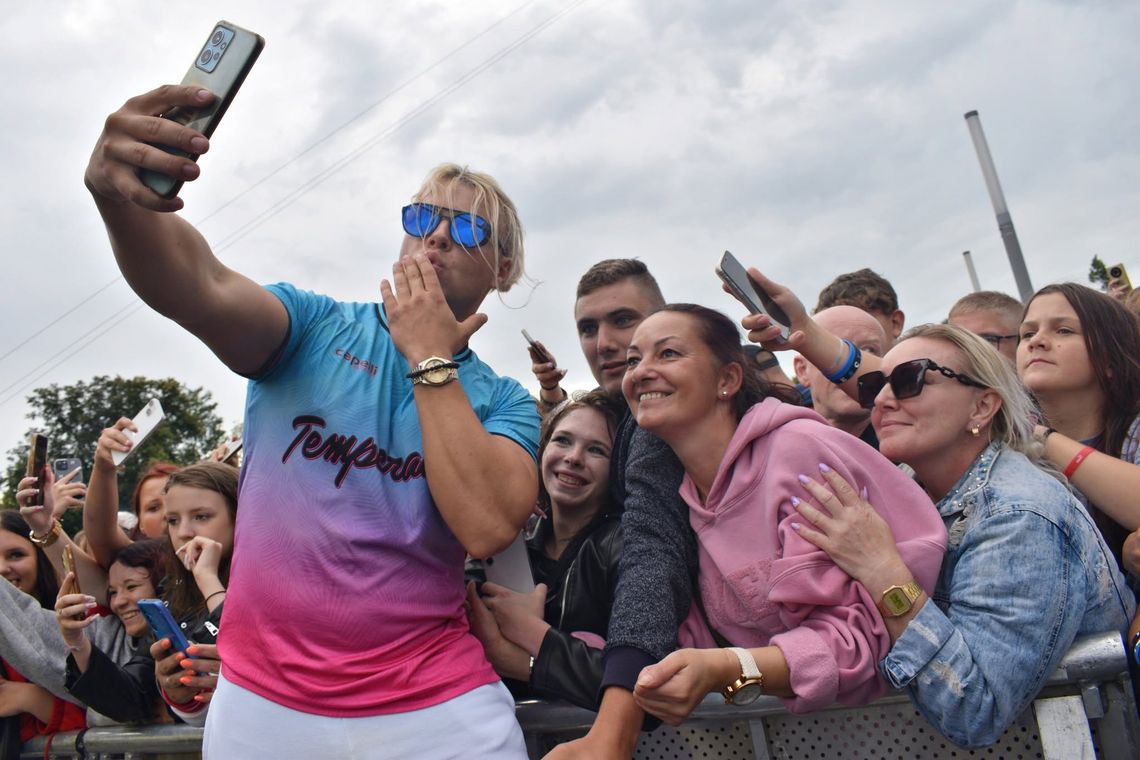 Skolim, Modelki i Zenek Martyniuk na 70-lecie Stadionu Śląskiego! Skolim, Modelki i Zenek Martyniuk na 70-lecie Stadionu Śląskiego!