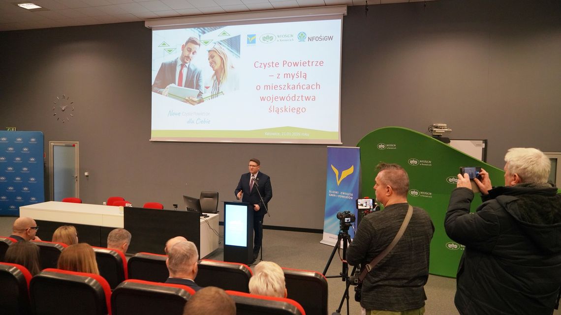 Śląsk przyspiesza z Programem Czyste Powietrze. Nowe narzędzia i wsparcie dla mieszkańców Śląsk przyspiesza z Programem Czyste Powietrze. Nowe narzędzia i wsparcie dla mieszkańców