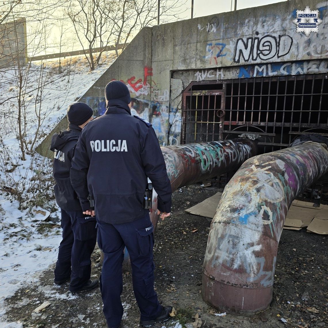 Służby łączą siły, by w Świętochłowicach chronić osoby bezdomne przed zimnem
