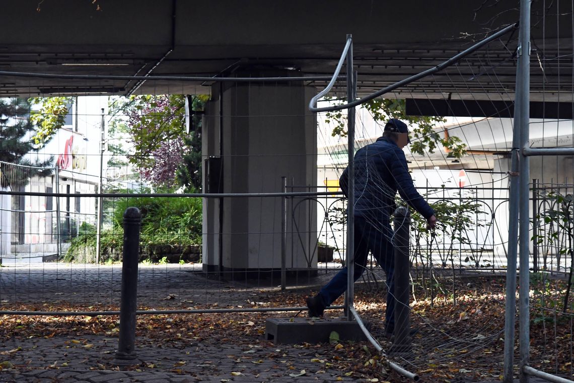 Spacery pod zamkniętą estakadą. "Ja będę uważał" Spacery pod zamkniętą estakadą. "Ja będę uważał"