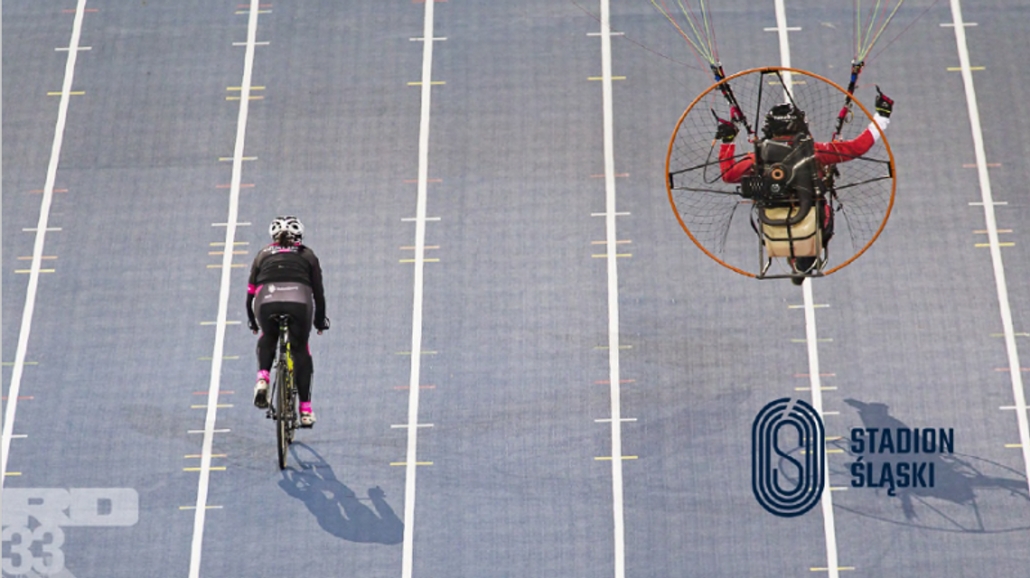 Spektakularny wyczyn polskich motoparalotniarzy [WIDEO]