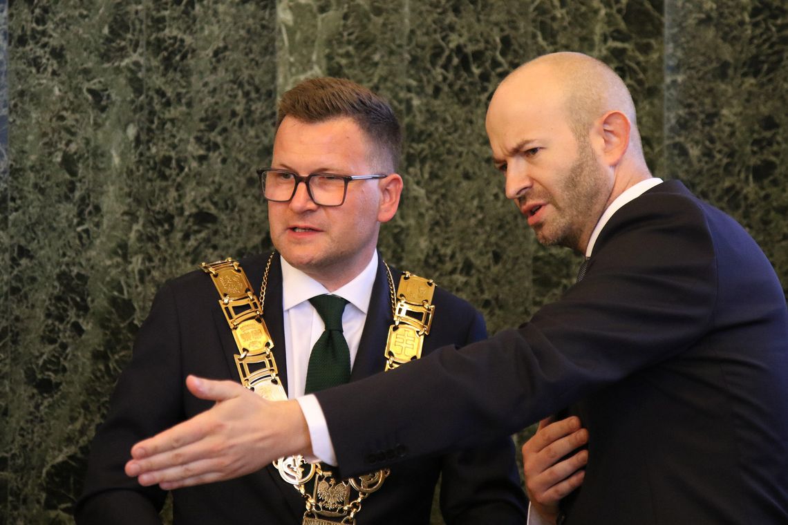 Sprawa chorzowskiej estakady trafiła do prokuratury. Marek Kopel vs Szymon Michałek Sprawa chorzowskiej estakady trafiła do prokuratury. Marek Kopel vs Szymon Michałek