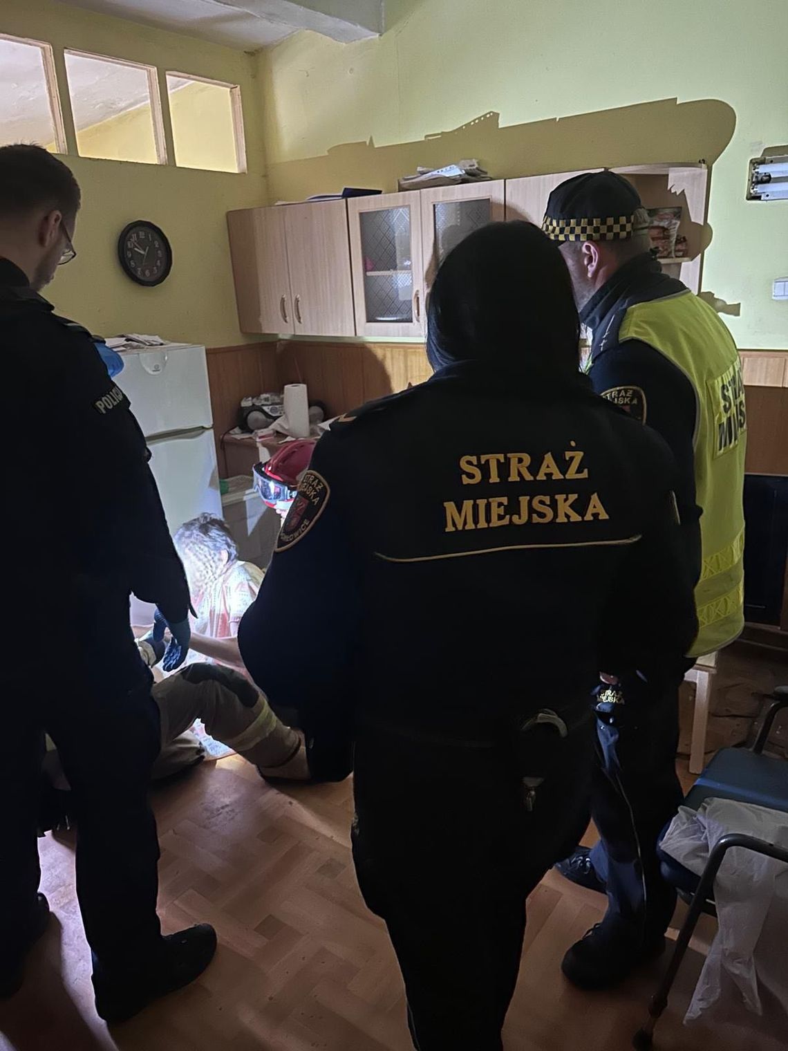 Straż Miejska w Świętochłowicach uratowała kobietę uwięzioną w mieszkaniu