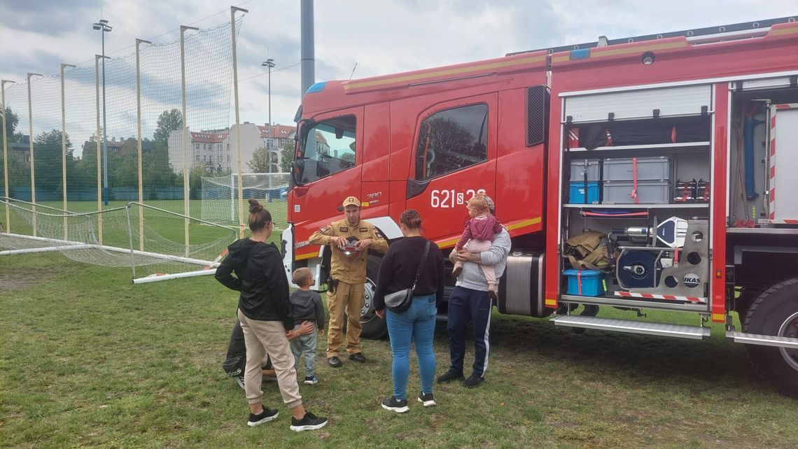 Strażacy wychodzą do mieszkańców. W Świętochłowicach uczą, jak reagować w sytuacji zagrożenia Strażacy wychodzą do mieszkańców. W Świętochłowicach uczą, jak reagować w sytuacji zagrożenia