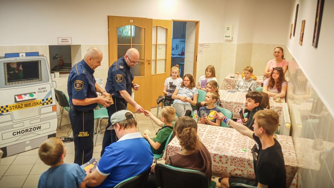 Strażnicy miejscy odwiedzili Chorzowską Laubę