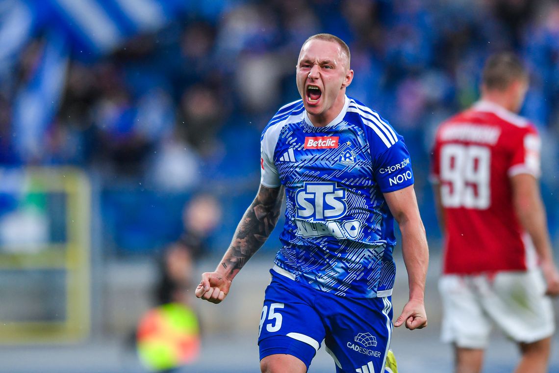 Świetna forma i kolejna wygrana w dobrym stylu! Ruch pokonał u siebie lidera Betclic 1 Ligi