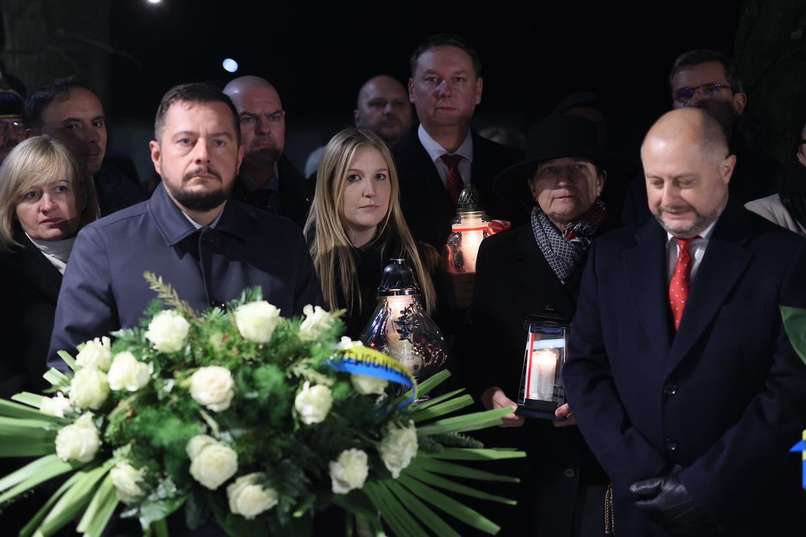 Świętochłowiccy samorządowcy oddali hołd ofiarom Tragedii Górnośląskiej Świętochłowiccy samorządowcy oddali hołd ofiarom Tragedii Górnośląskiej