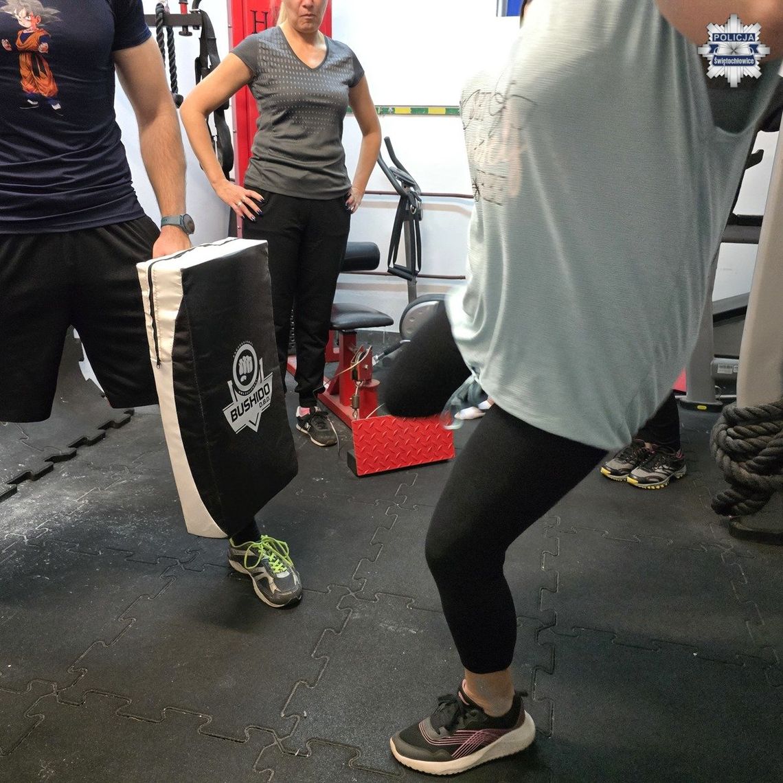 Świętochłowiczanki nie dadzą się zaskoczyć. Policjanci nauczyli je samoobrony! Świętochłowiczanki nie dadzą się zaskoczyć. Policjanci nauczyli je samoobrony!