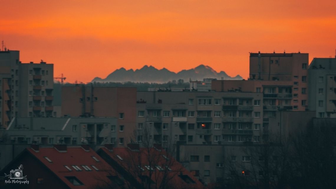 Tatry widziane z chorzowskiego wieżowca