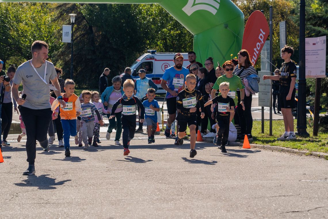 TAURON Park Śląski gotowy na rekordowe biegi! W weekend Uliczna Mila i Parkowa Piątka w szczytnym celu
