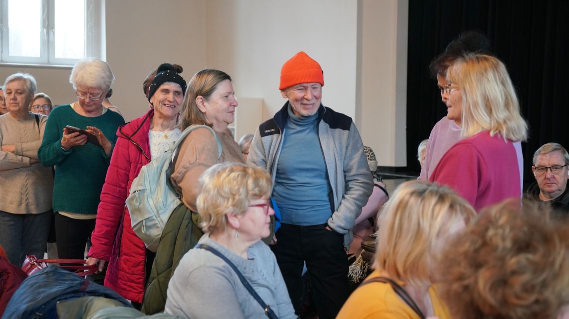 Tłumy zawitały do Centrum Integracji Międzypokoleniowej. "Kontakt z ludźmi, szczególnie w naszym wieku, jest bardzo potrzebny"