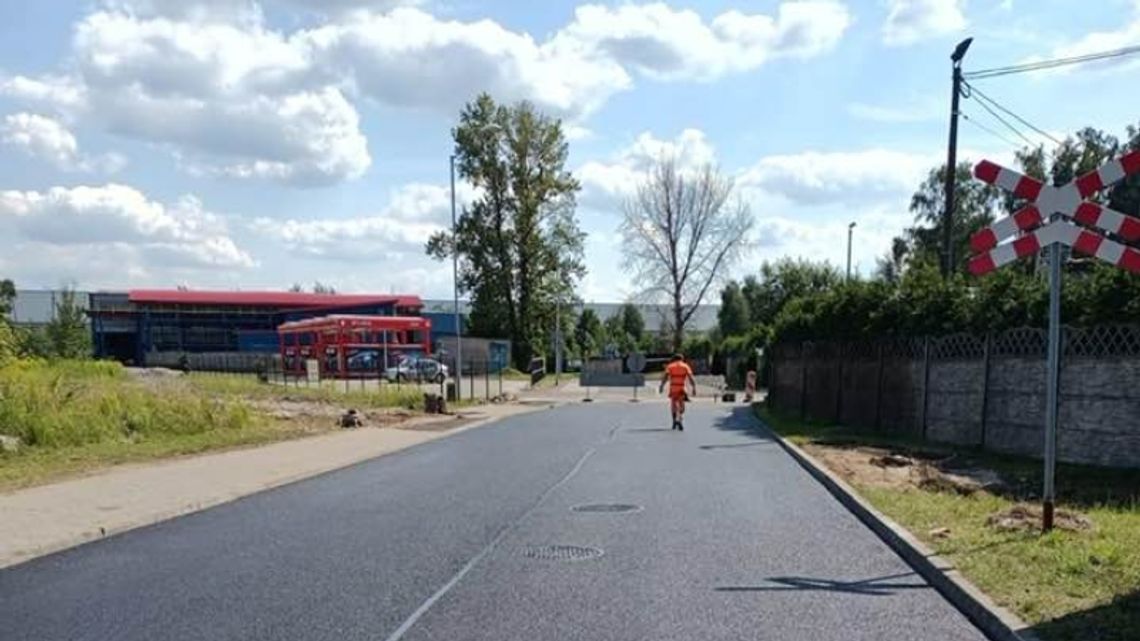 Torowiska z ulicy Leśnej usunięte. Większe bezpieczeństwo i komfort dla kierowców Torowiska z ulicy Leśnej usunięte. Większe bezpieczeństwo i komfort dla kierowców