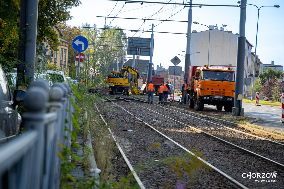 Tramwaje powrócą na chorzowski Rynek! Trwają już prace torowe, a pojazdy mają kursować co 15 minut
