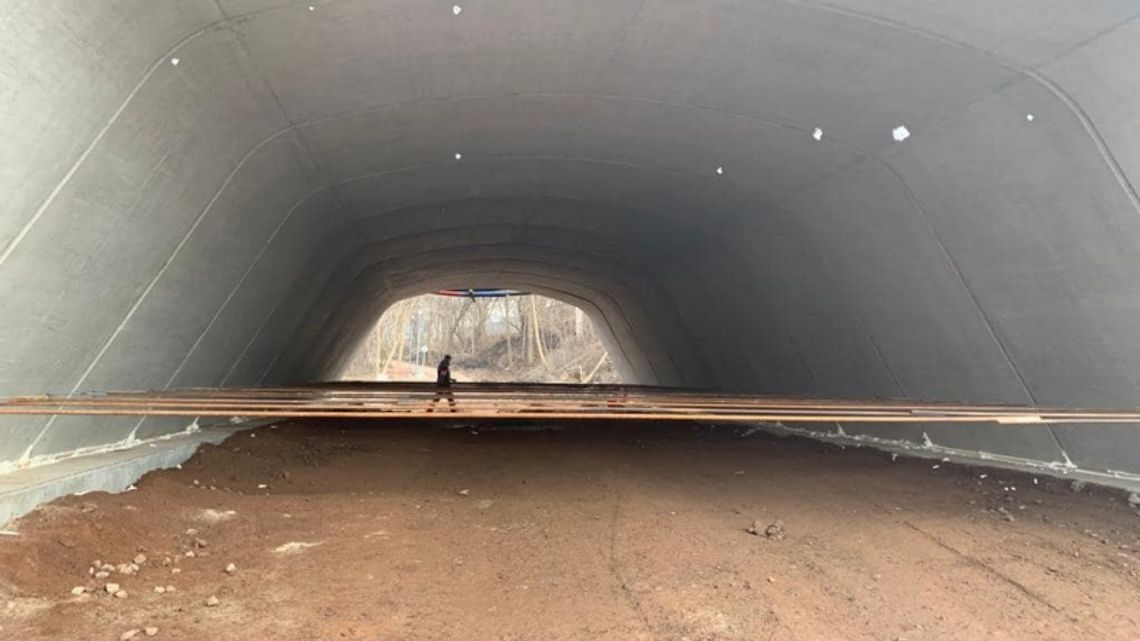 Trwa montaż elementów mostu w ciągu ul. 3 Maja Trwa montaż elementów mostu w ciągu ul. 3 Maja