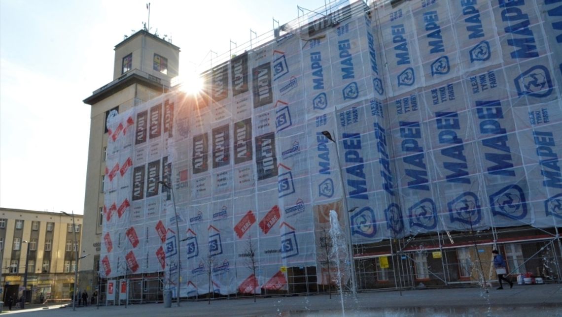 Trwa remont elewacji chorzowskiego magistratu Trwa remont elewacji chorzowskiego magistratu