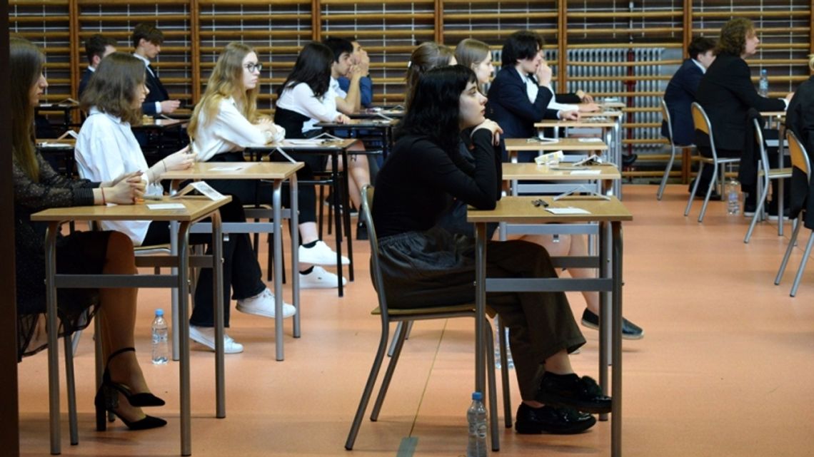 Trwają egzaminy dojrzałości. Maturzyści nie kryją zadowolenia Trwają egzaminy dojrzałości. Maturzyści nie kryją zadowolenia