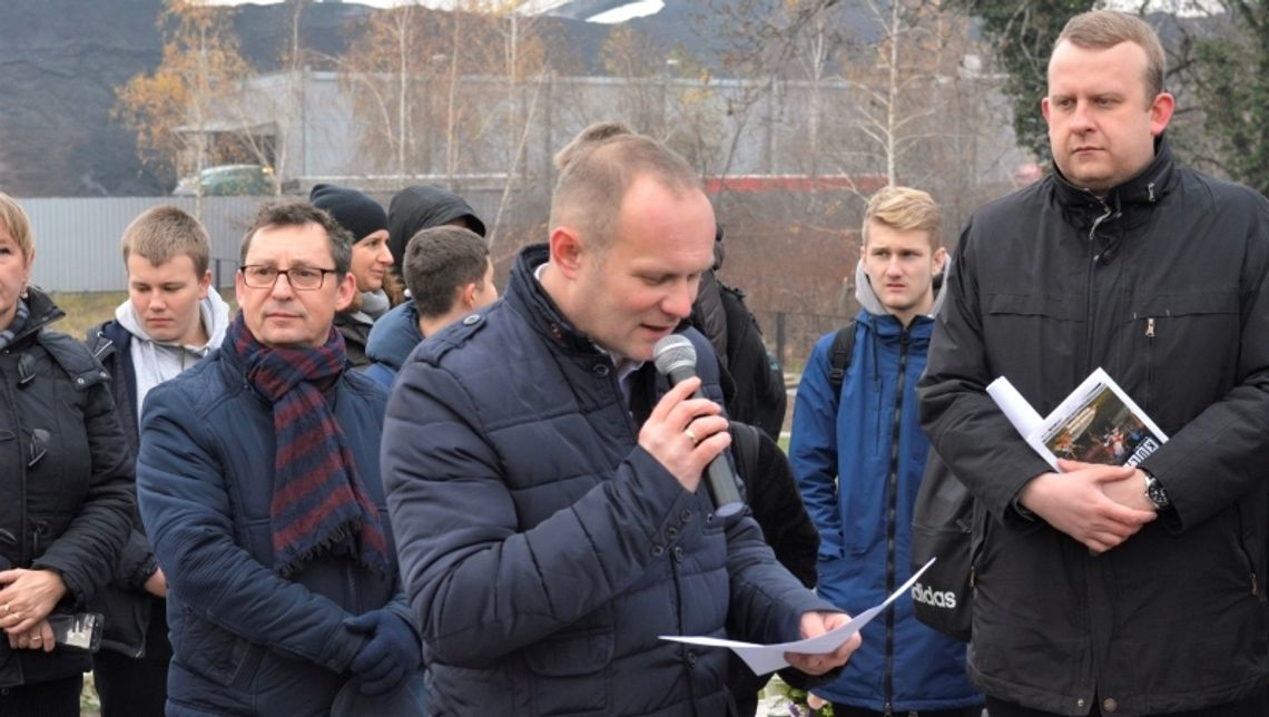 Uczniowie i nauczyciele uczcili pamięć ks. Jana Machy Uczniowie i nauczyciele uczcili pamięć ks. Jana Machy