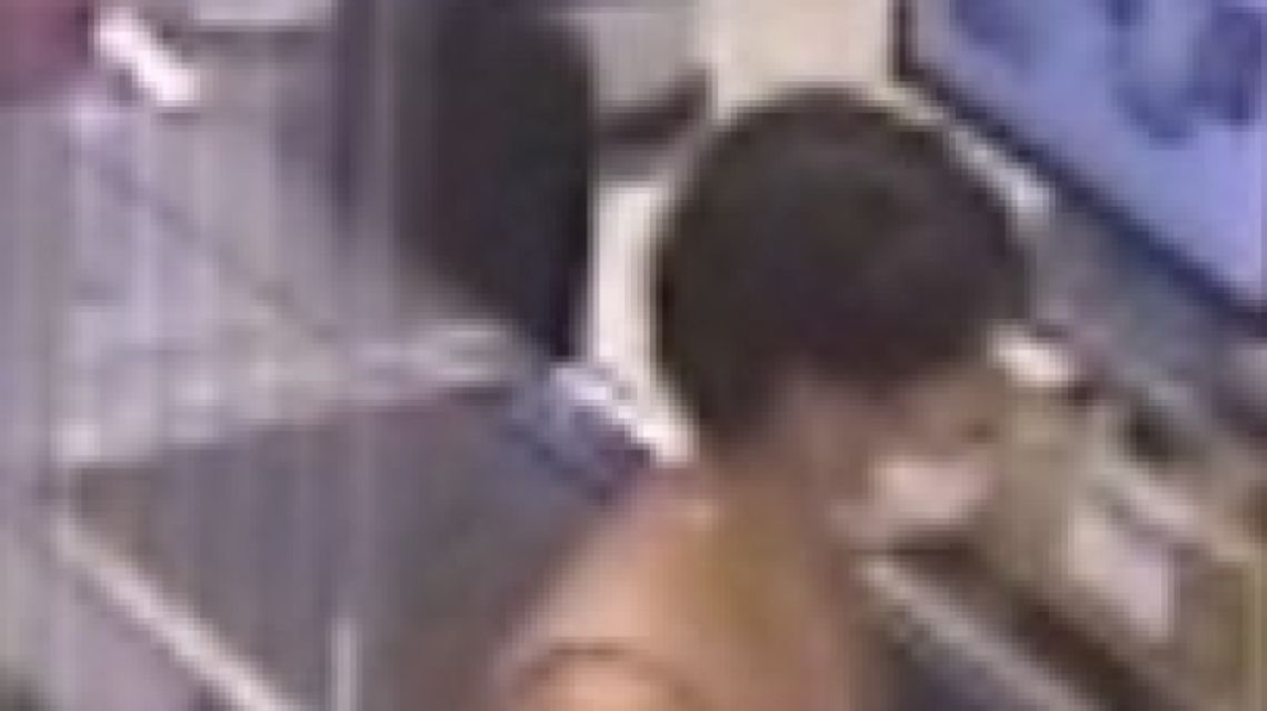 Ukradła okulary. Teraz szuka jej policja