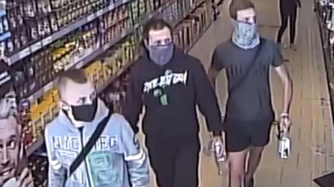 Ukradli alkohol za ponad 500 zł. Teraz szuka ich policja Ukradli alkohol za ponad 500 zł. Teraz szuka ich policja