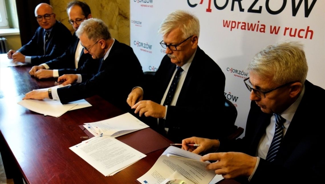 Umowa na modernizację ul. 3 Maja podpisana Umowa na modernizację ul. 3 Maja podpisana